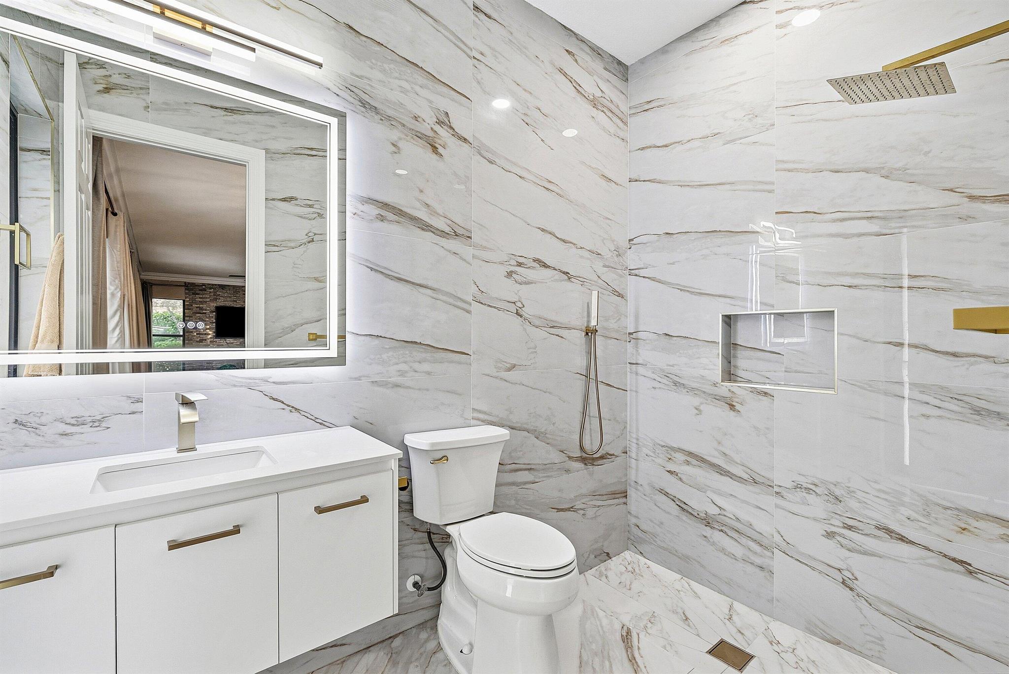 8060 Woodslanding Trail