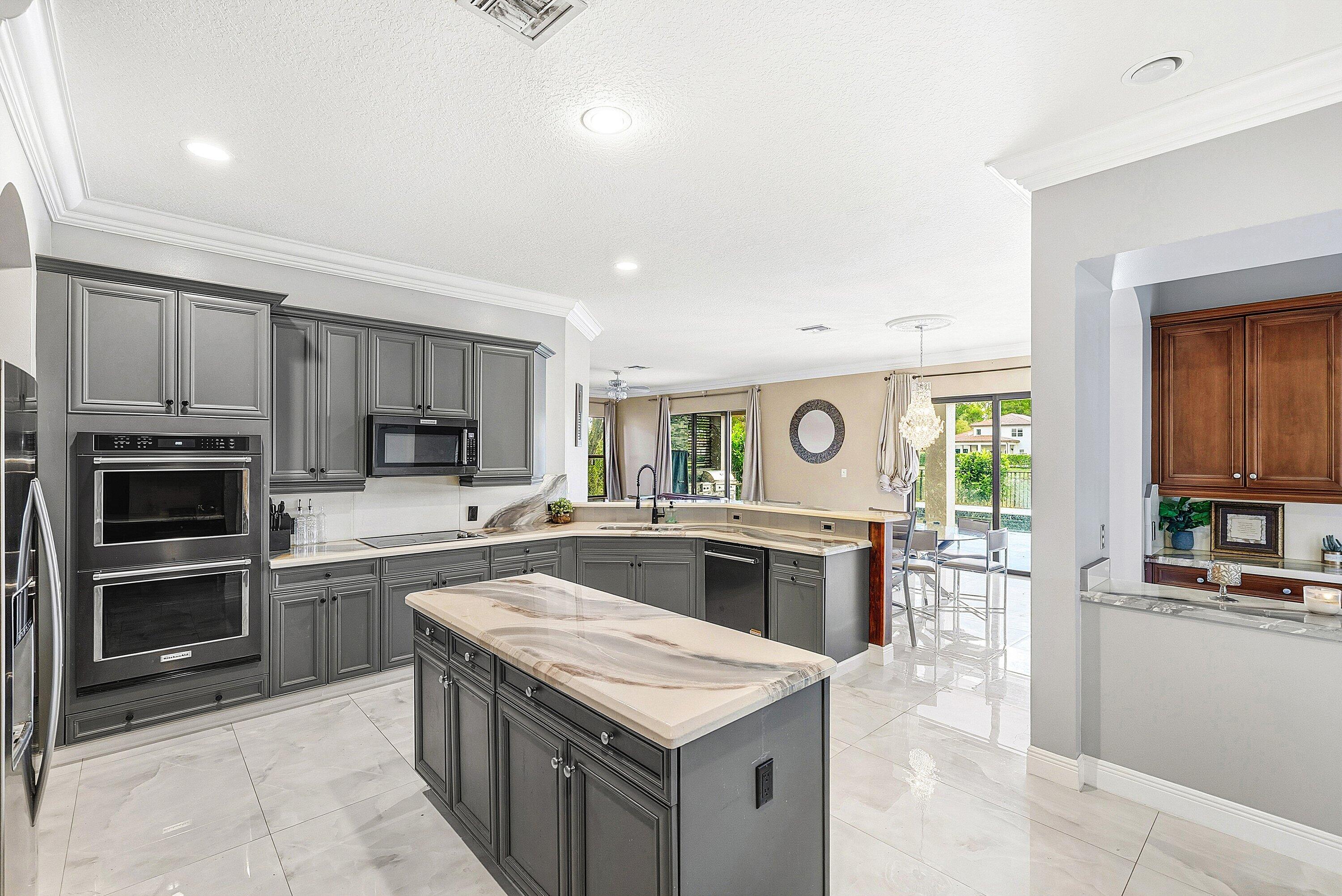 8060 Woodslanding Trail