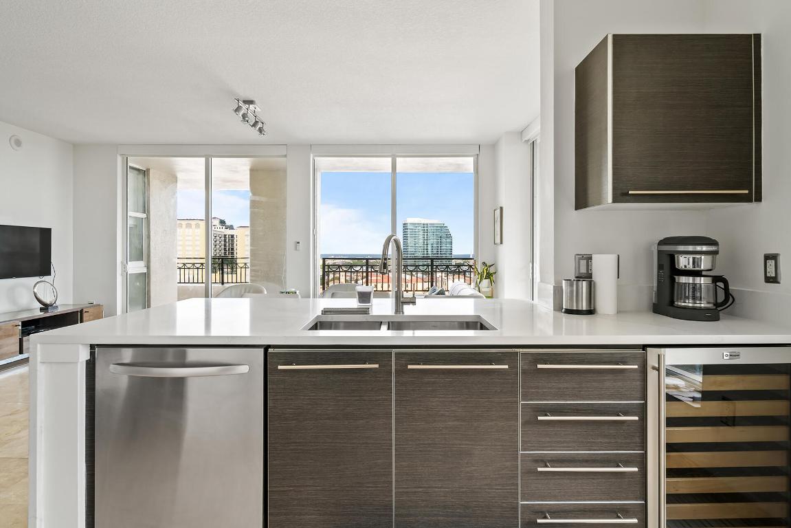 550 Okeechobee Boulevard 1401, West Palm Beach Unit: 1401