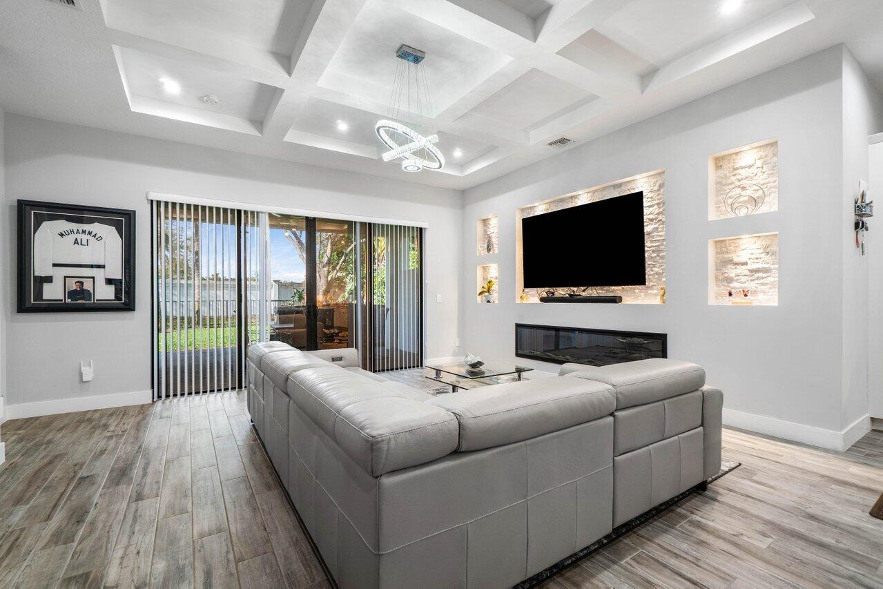 2928 Gin Berry Way, West Palm Beach