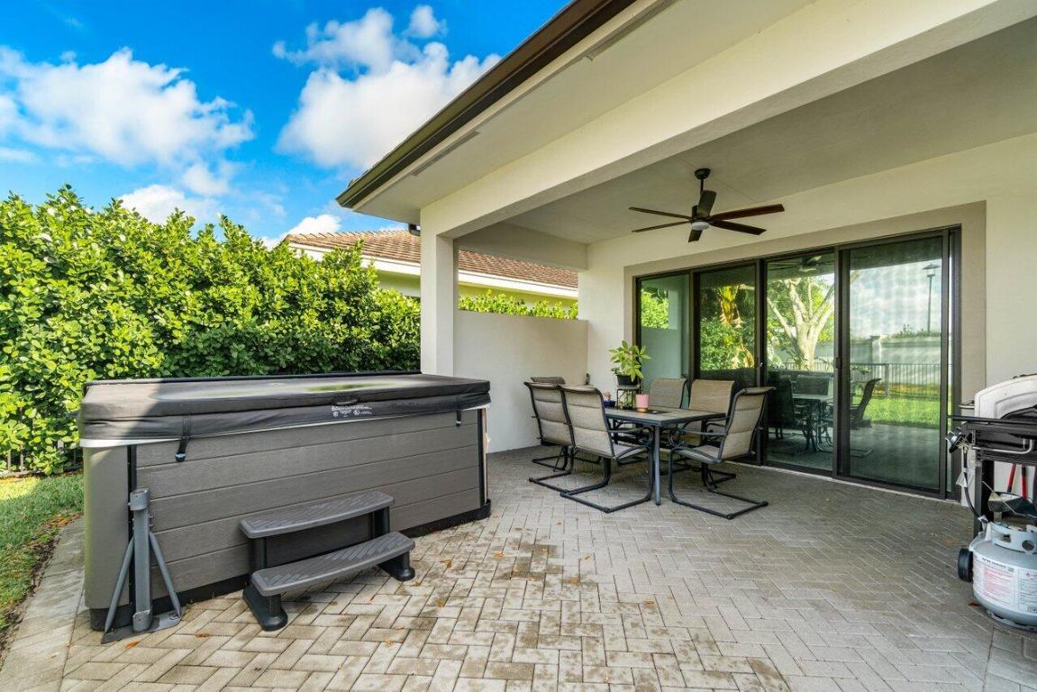 2928 Gin Berry Way, West Palm Beach