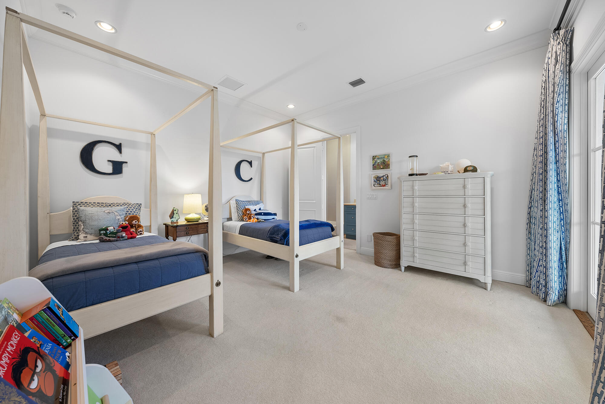 124 Forest Hill Boulevard