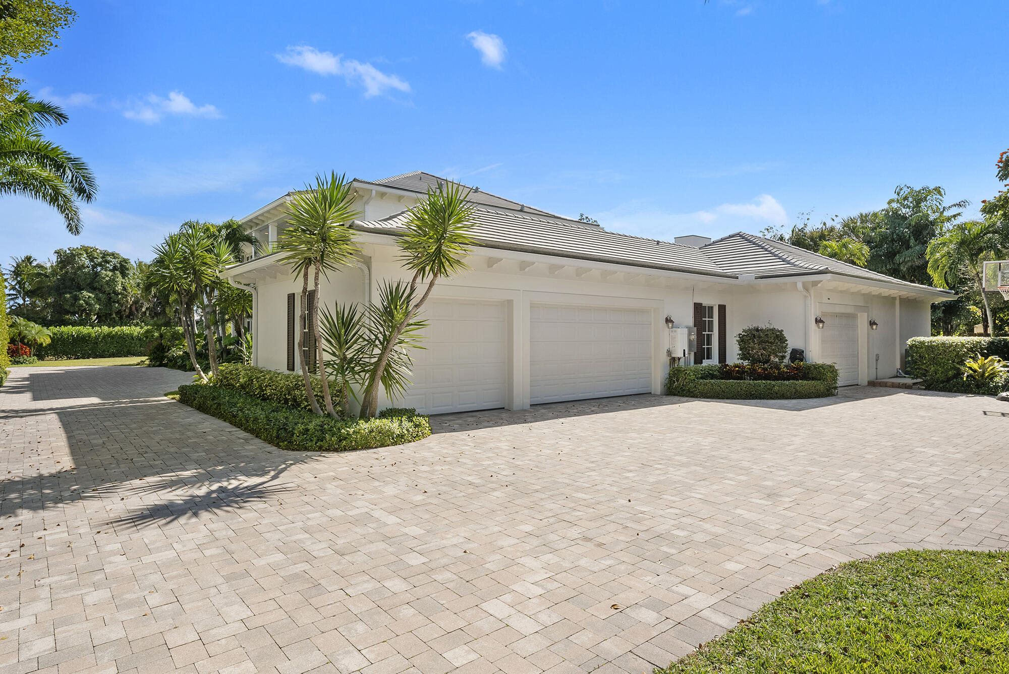 124 Forest Hill Boulevard