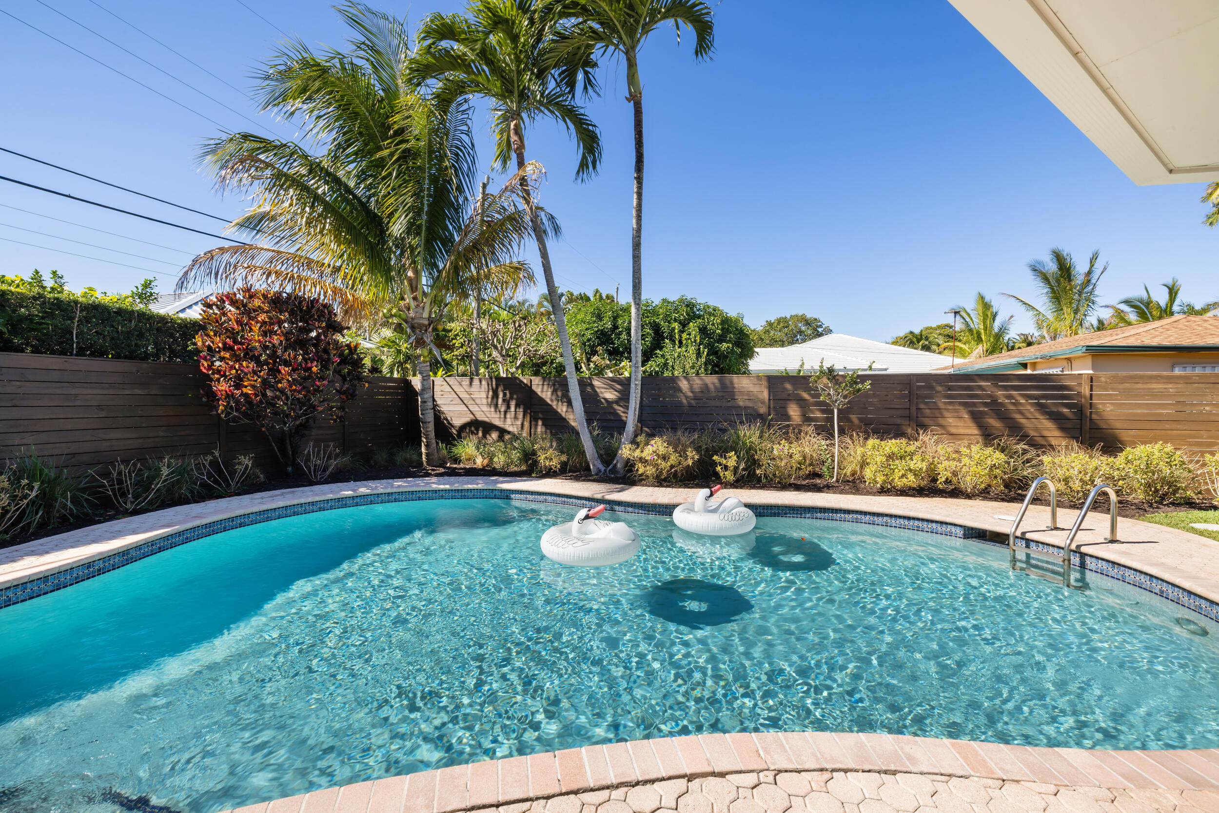 310 Orange Way