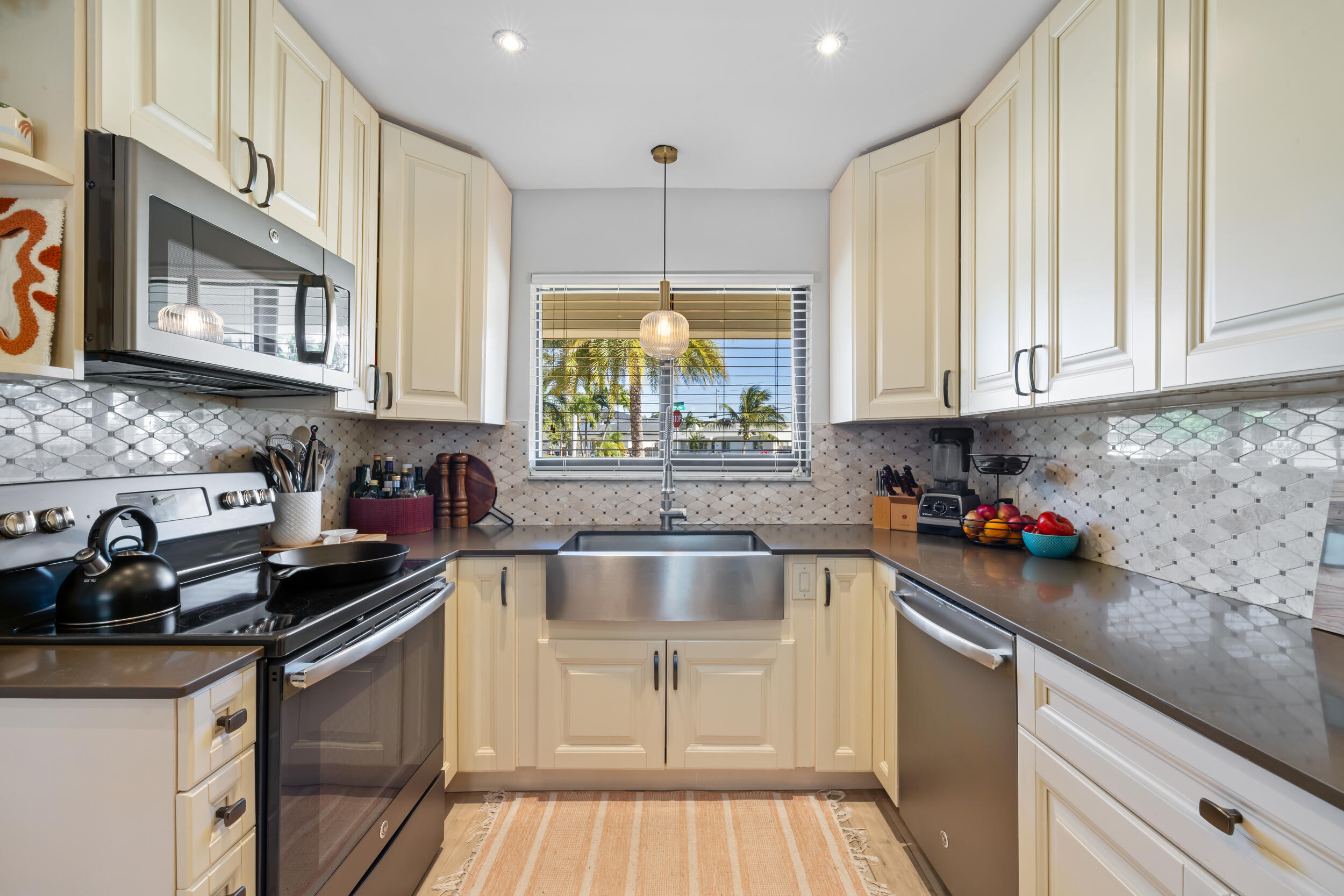 310 Orange Way
