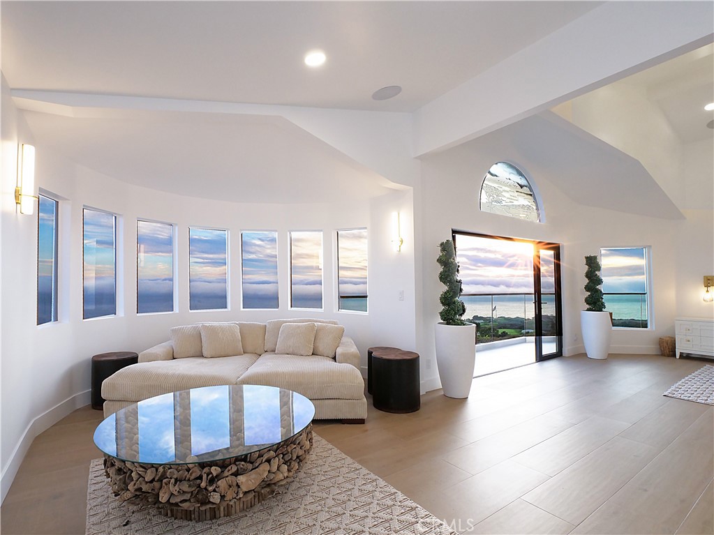 32551 Seacliff Drive