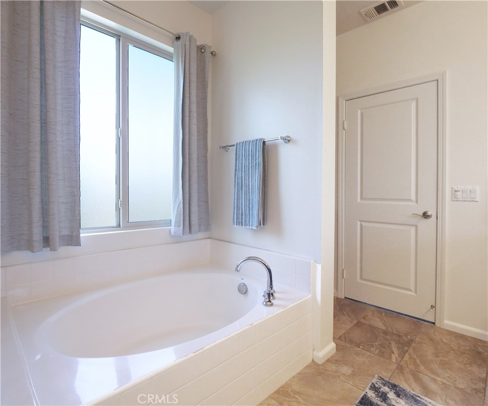 5429 Strand 101