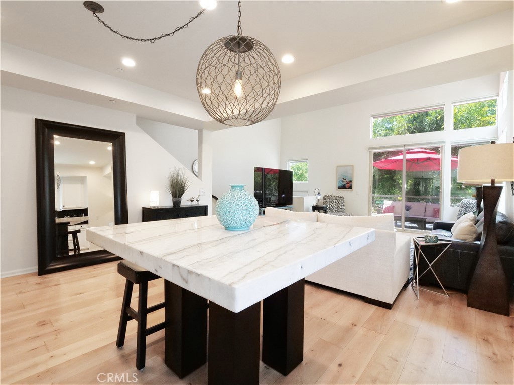 5429 Strand 101