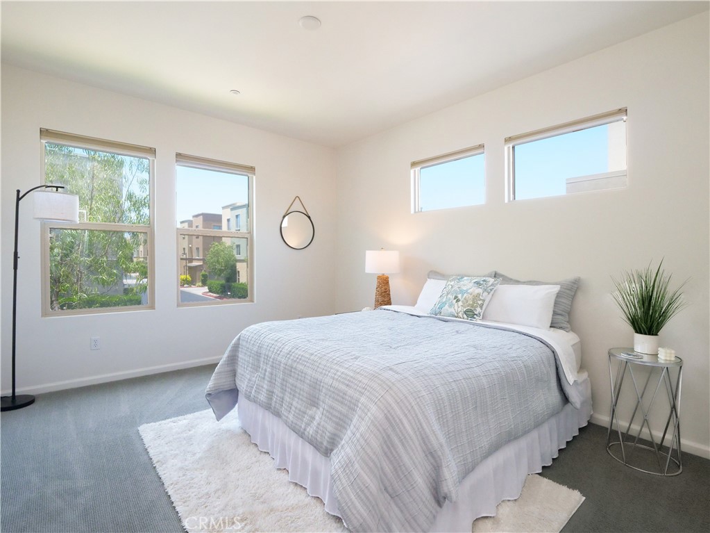 5429 Strand 101