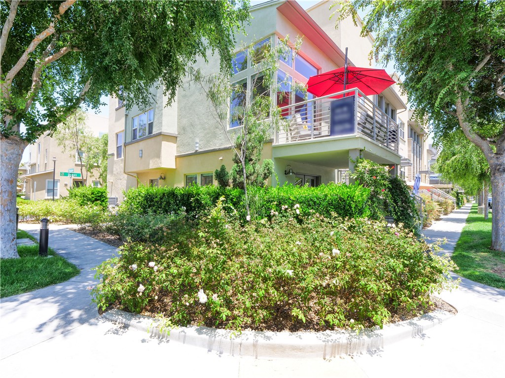 5429 Strand 101