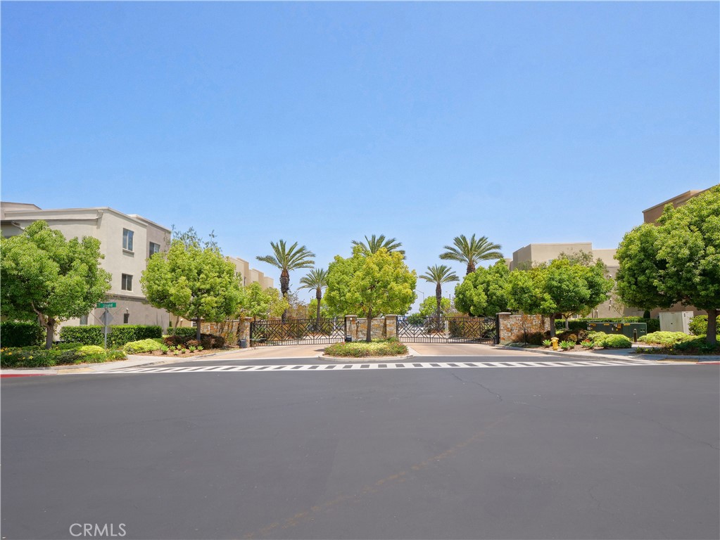 5429 Strand 101
