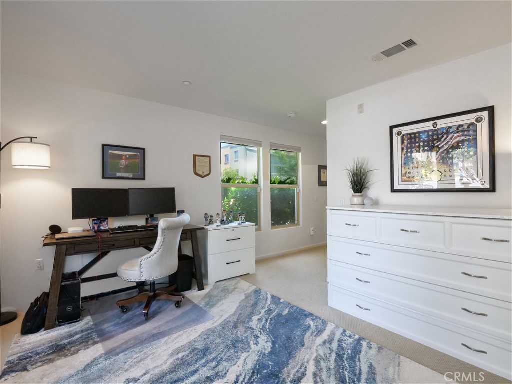 5429 Strand 101