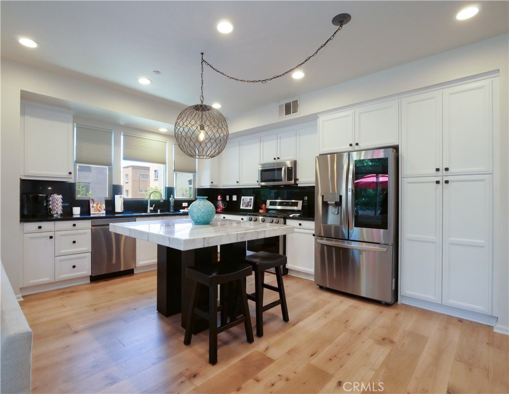 5429 Strand 101