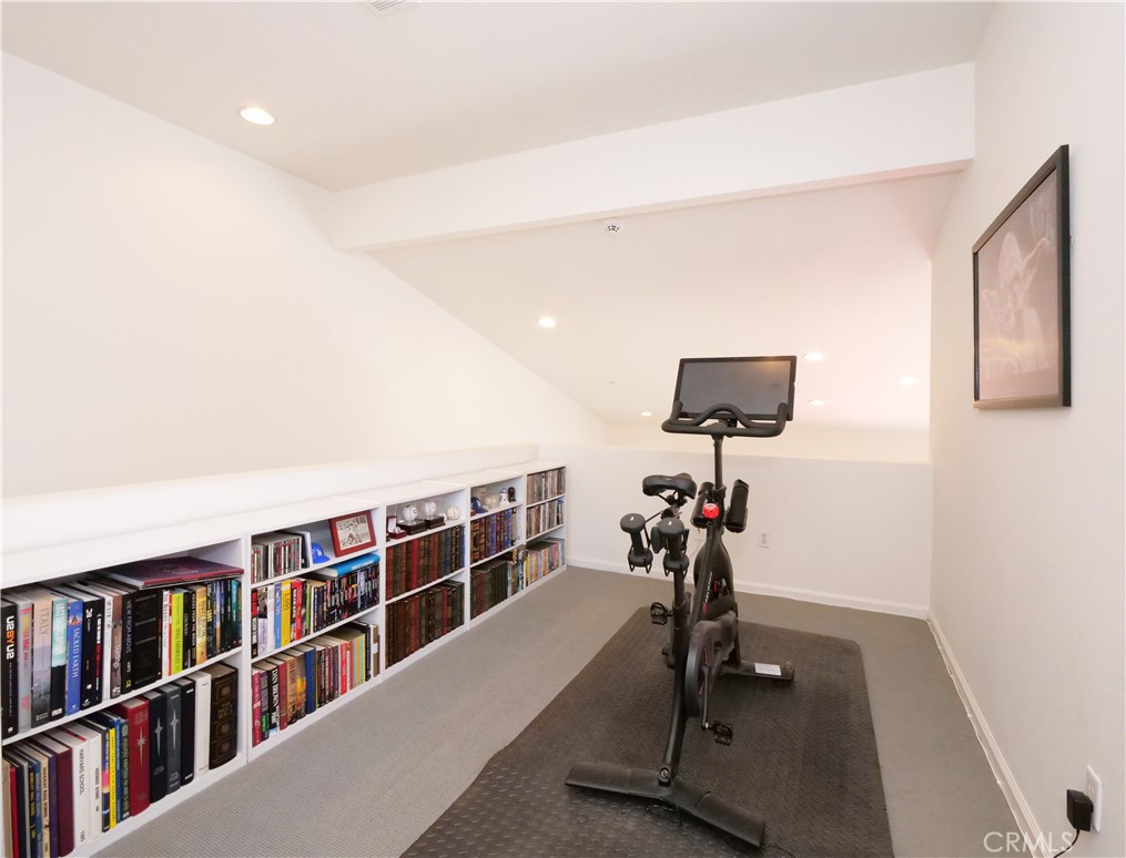 5429 Strand 101