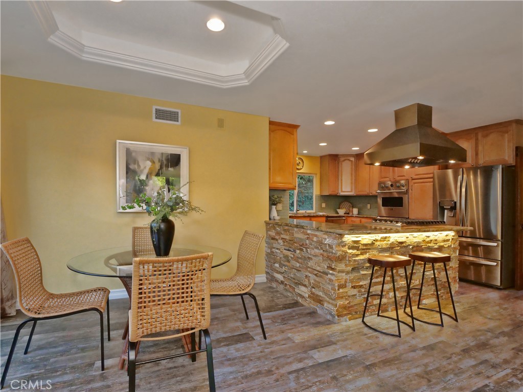 30256 Avenida Selecta