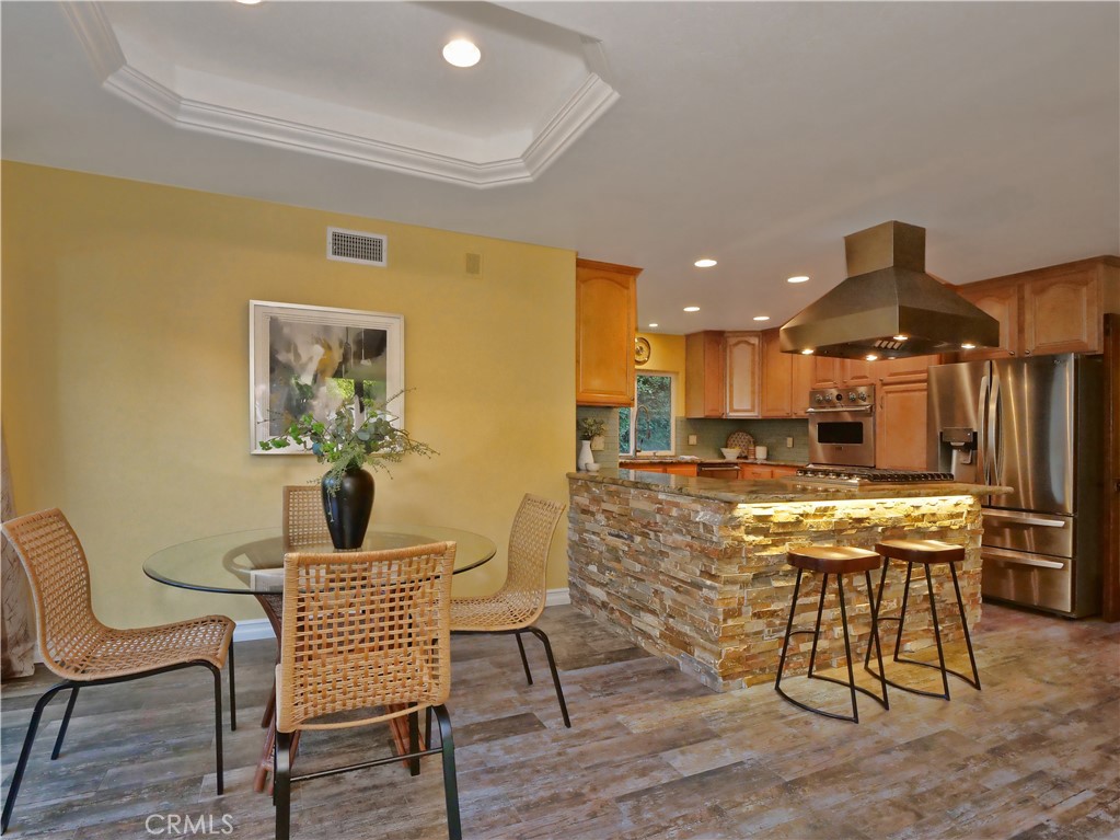 30256 Avenida Selecta