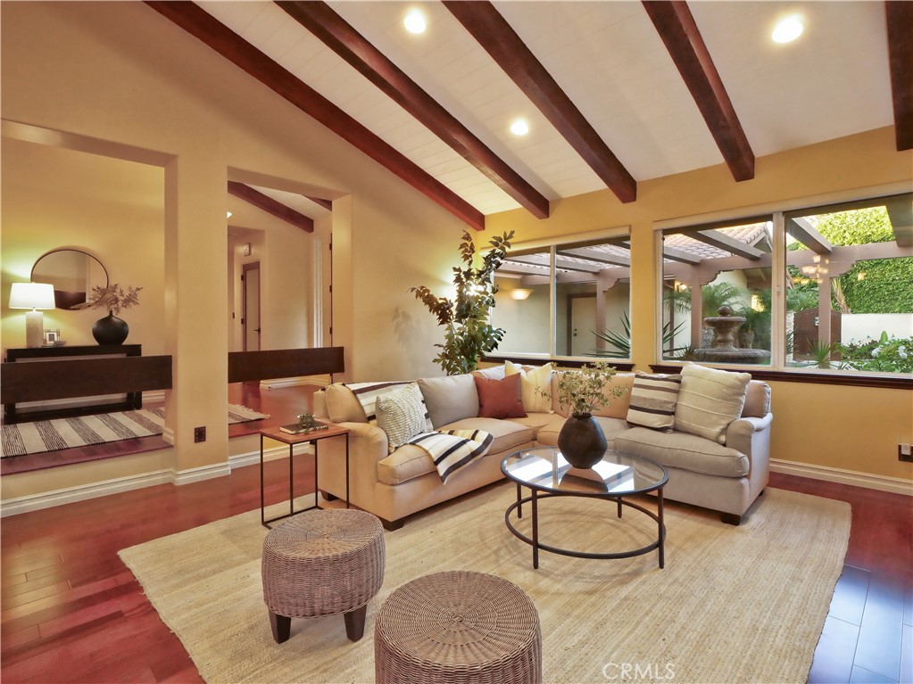 30256 Avenida Selecta