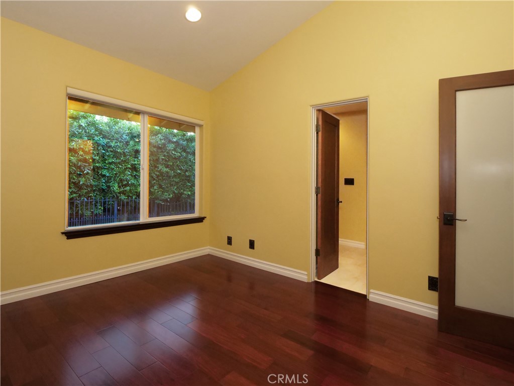 30256 Avenida Selecta