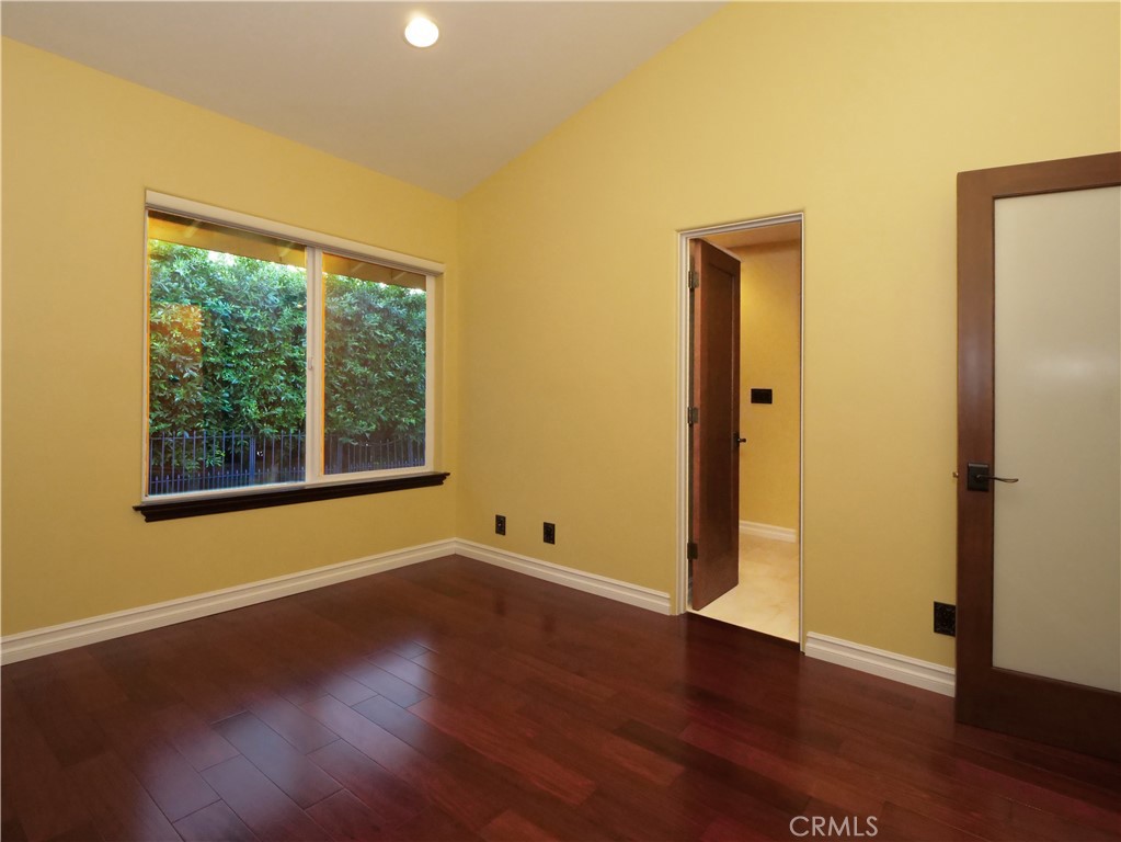 30256 Avenida Selecta