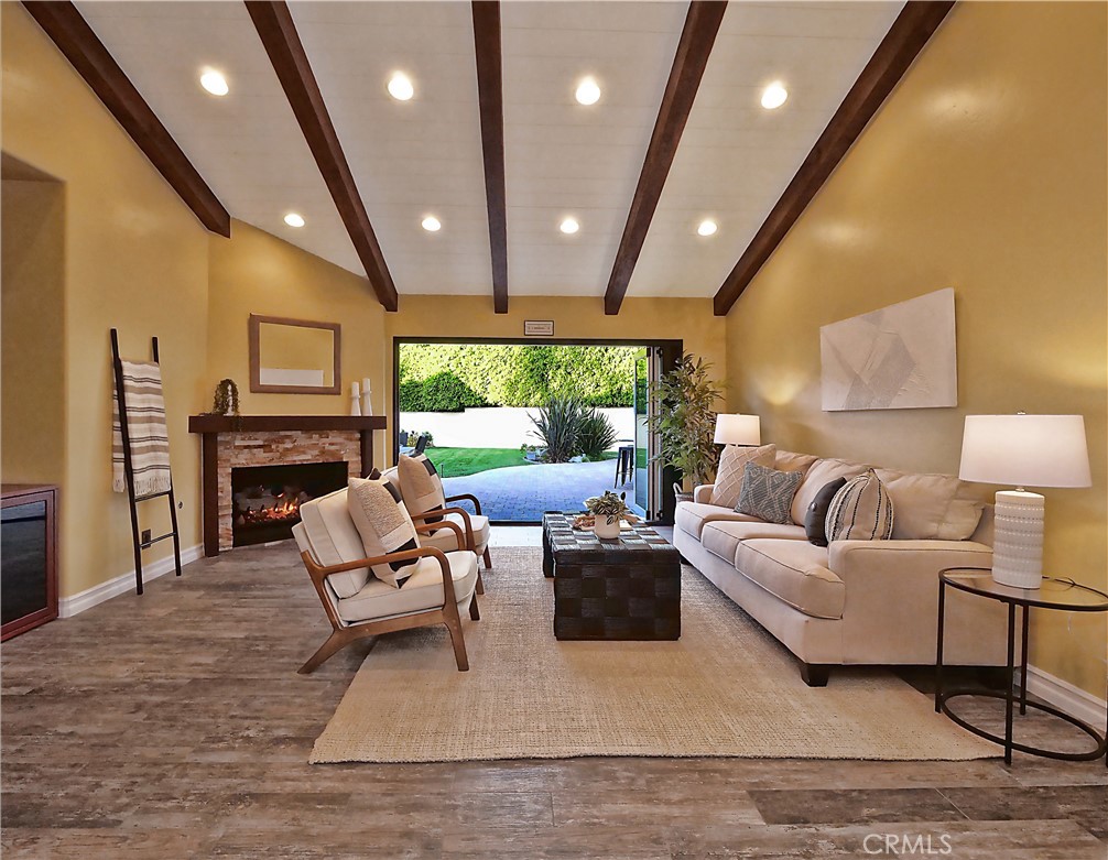 30256 Avenida Selecta