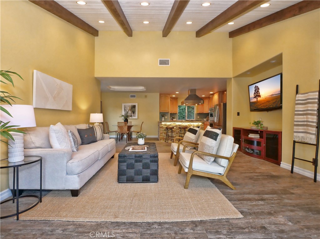 30256 Avenida Selecta