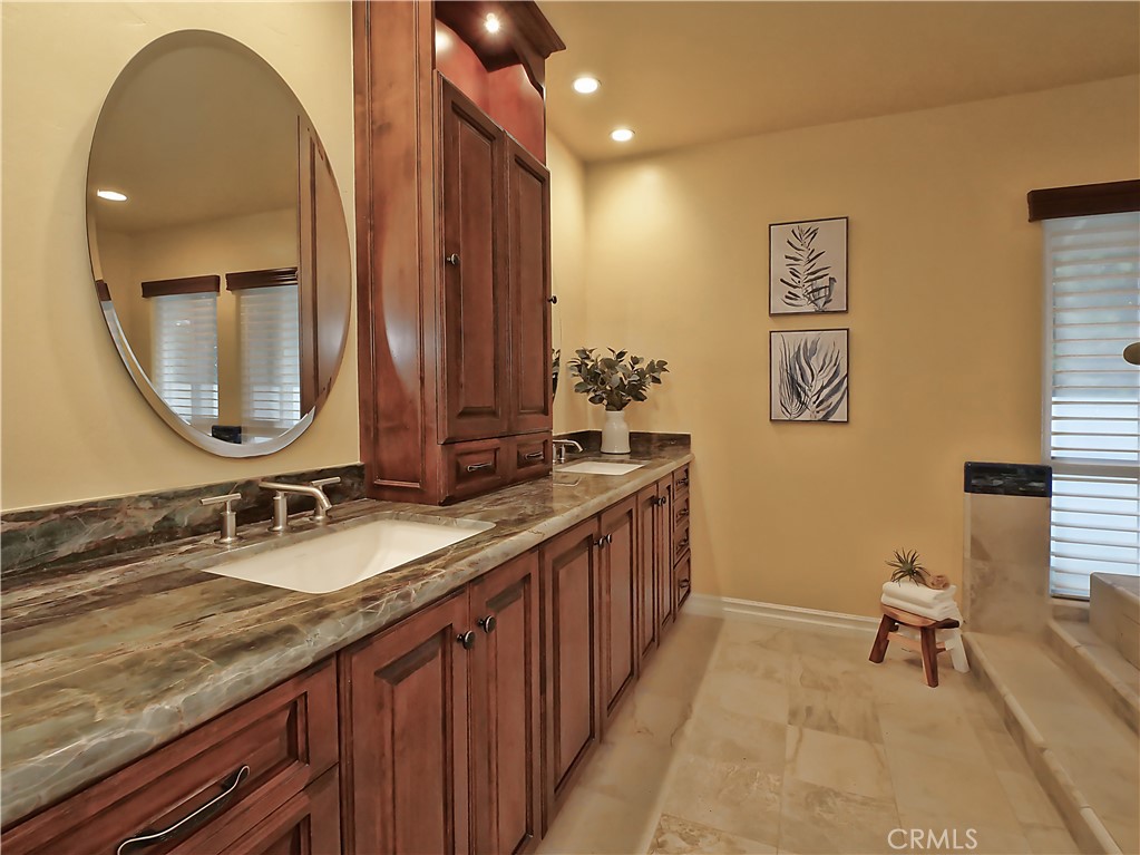 30256 Avenida Selecta