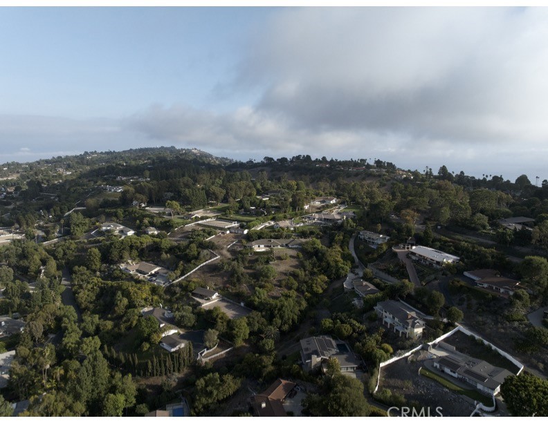 45 Crest Road W