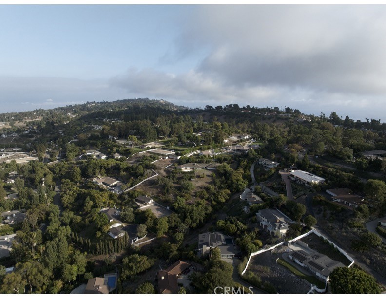 45 Crest Road W