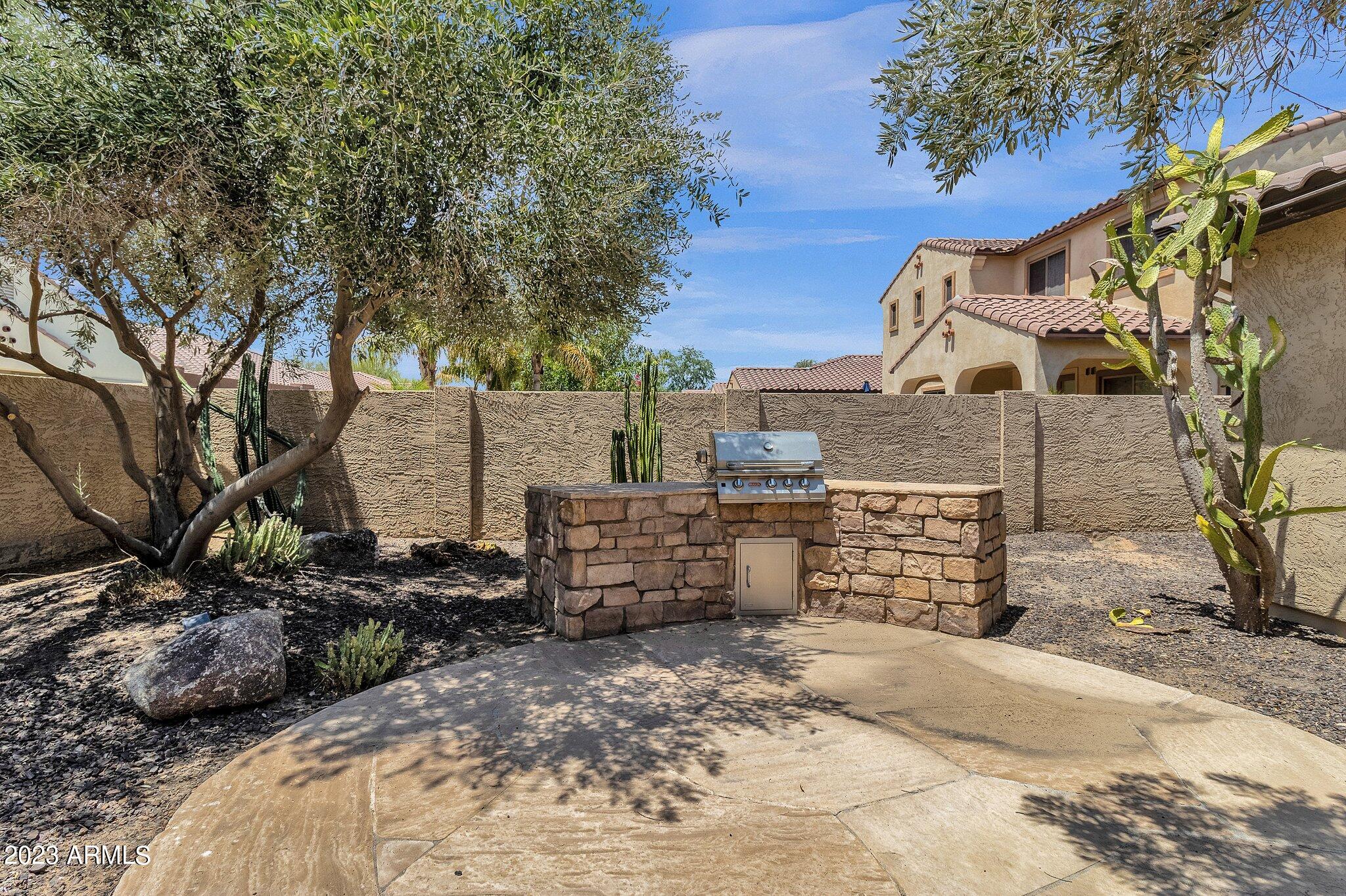 3551 E LYNX Place