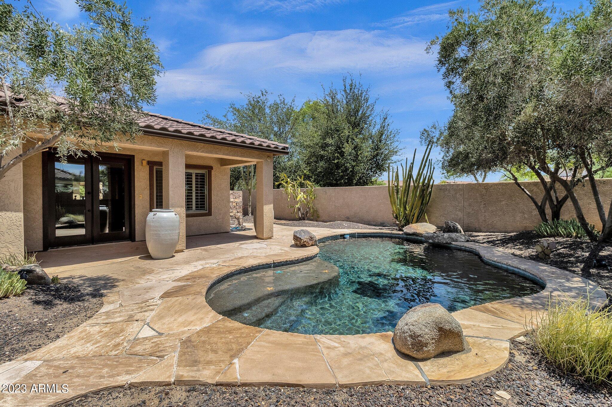 3551 E LYNX Place