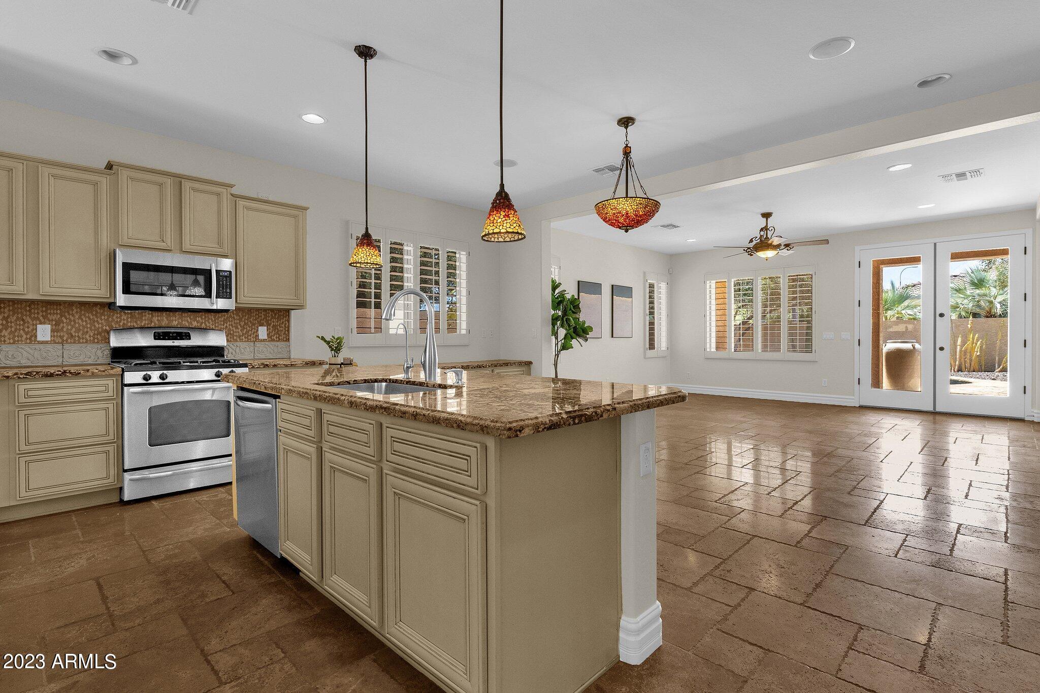 3551 E LYNX Place