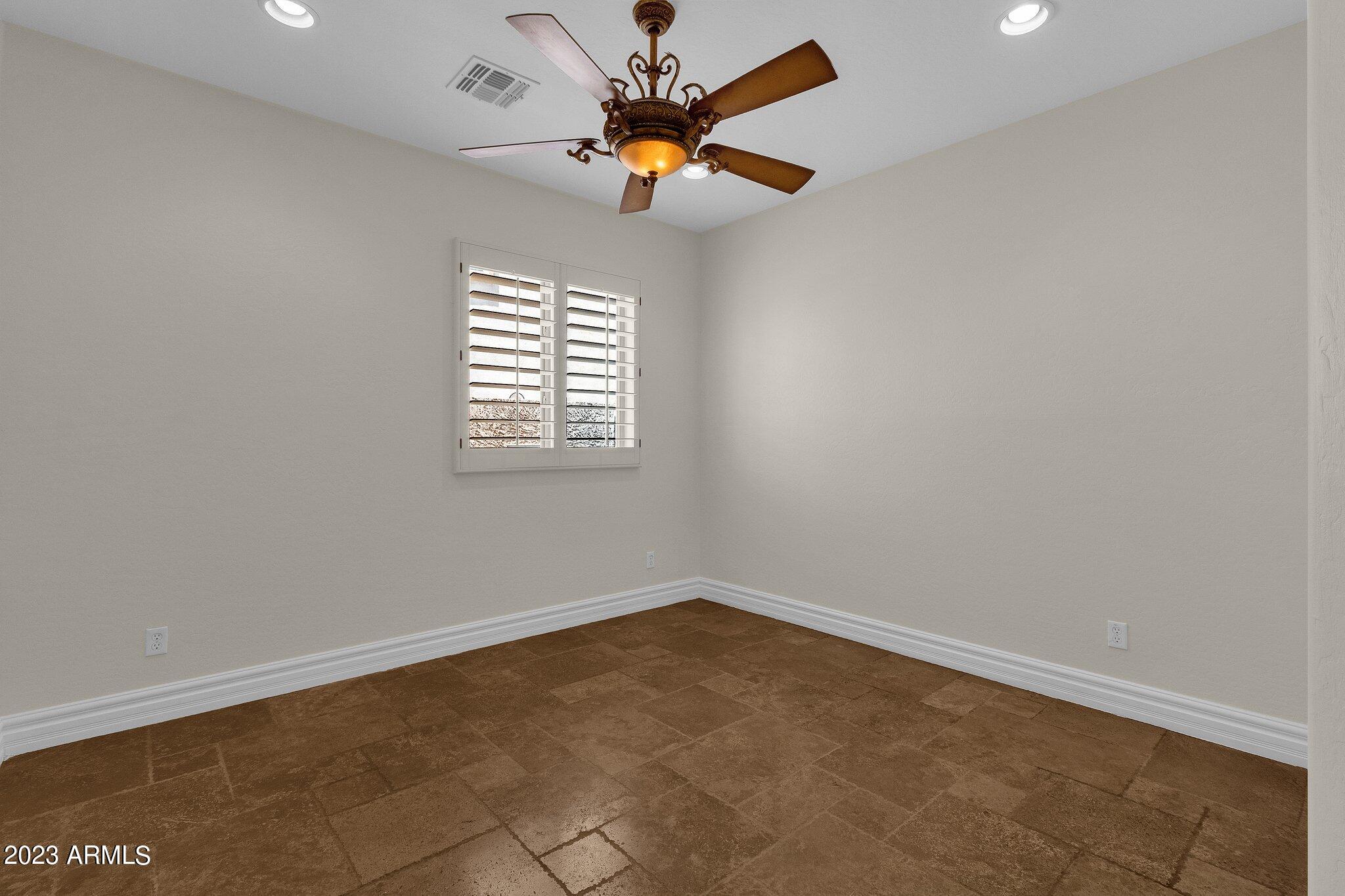 3551 E LYNX Place