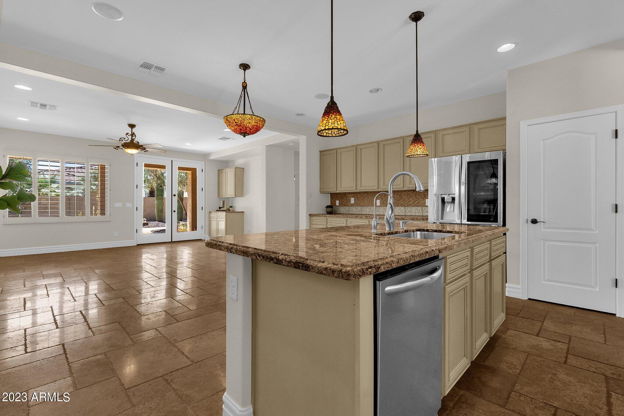 3551 E LYNX Place