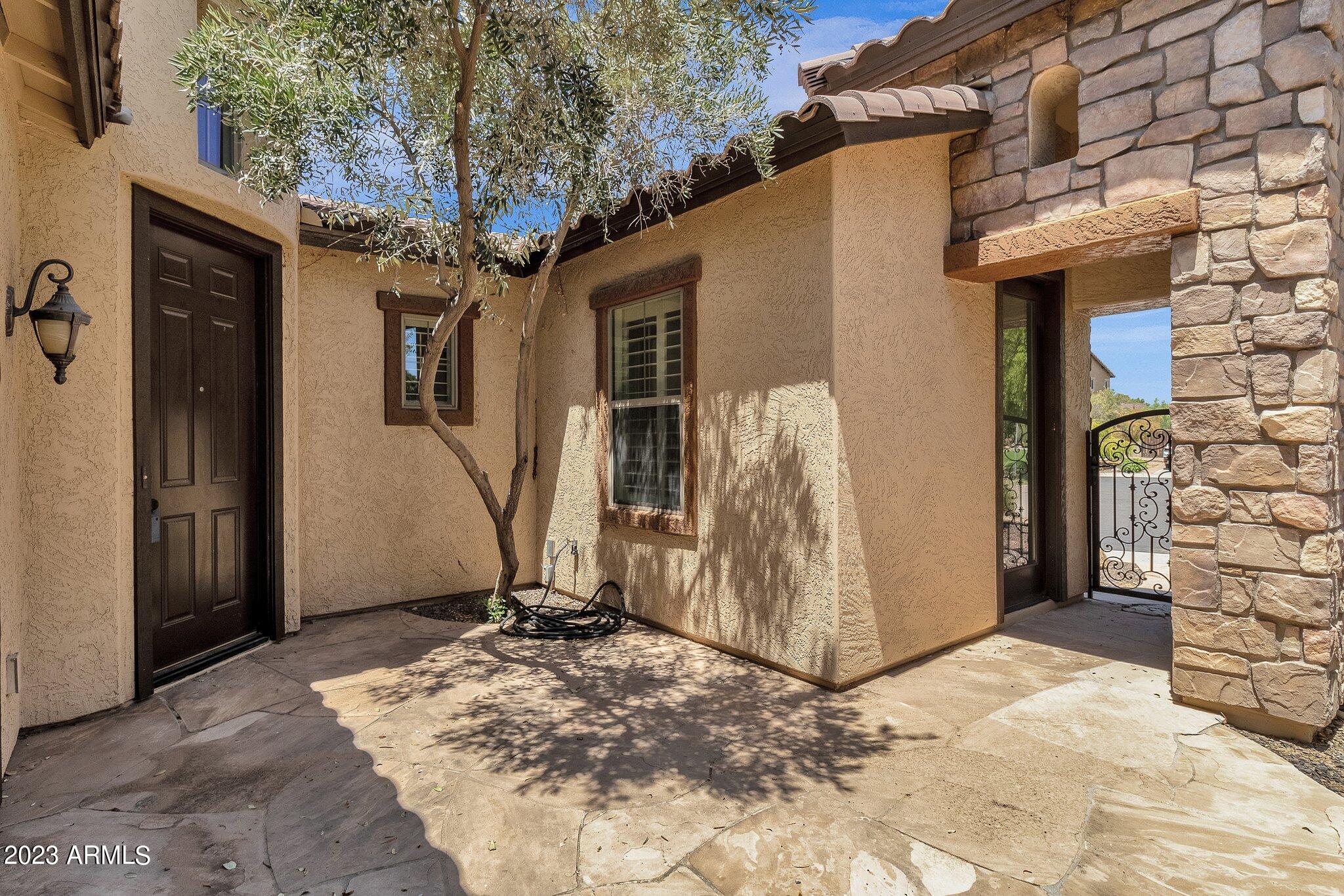 3551 E LYNX Place