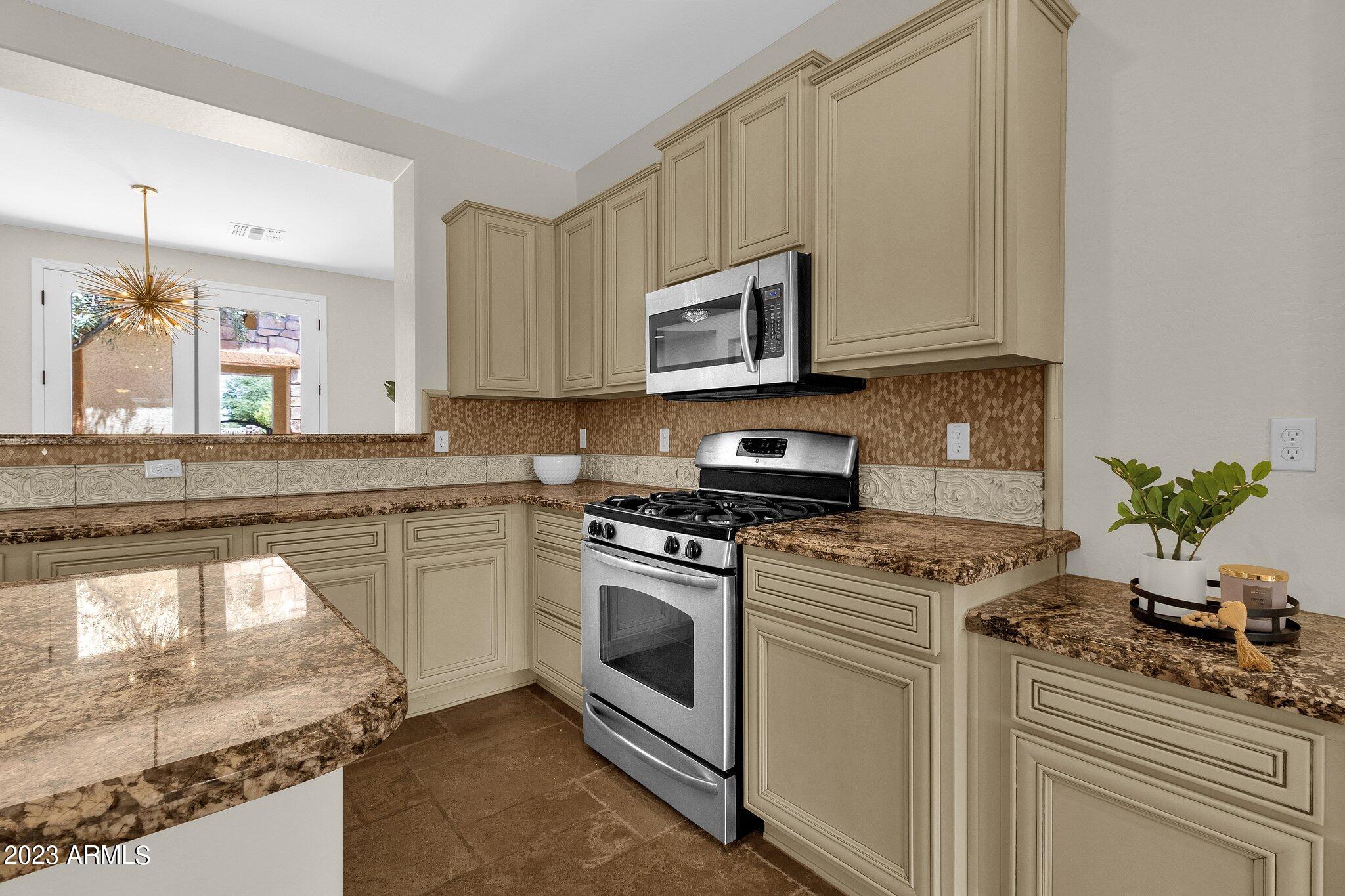 3551 E LYNX Place