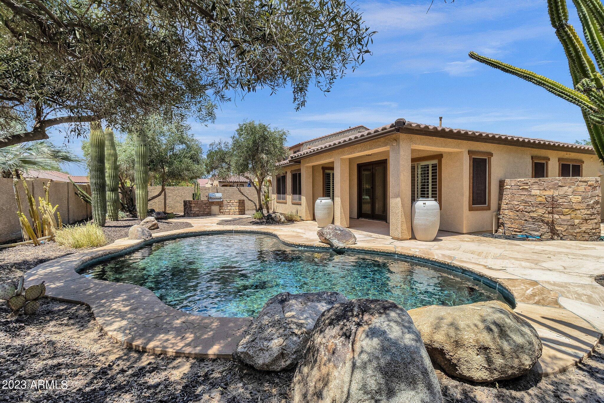 3551 E LYNX Place