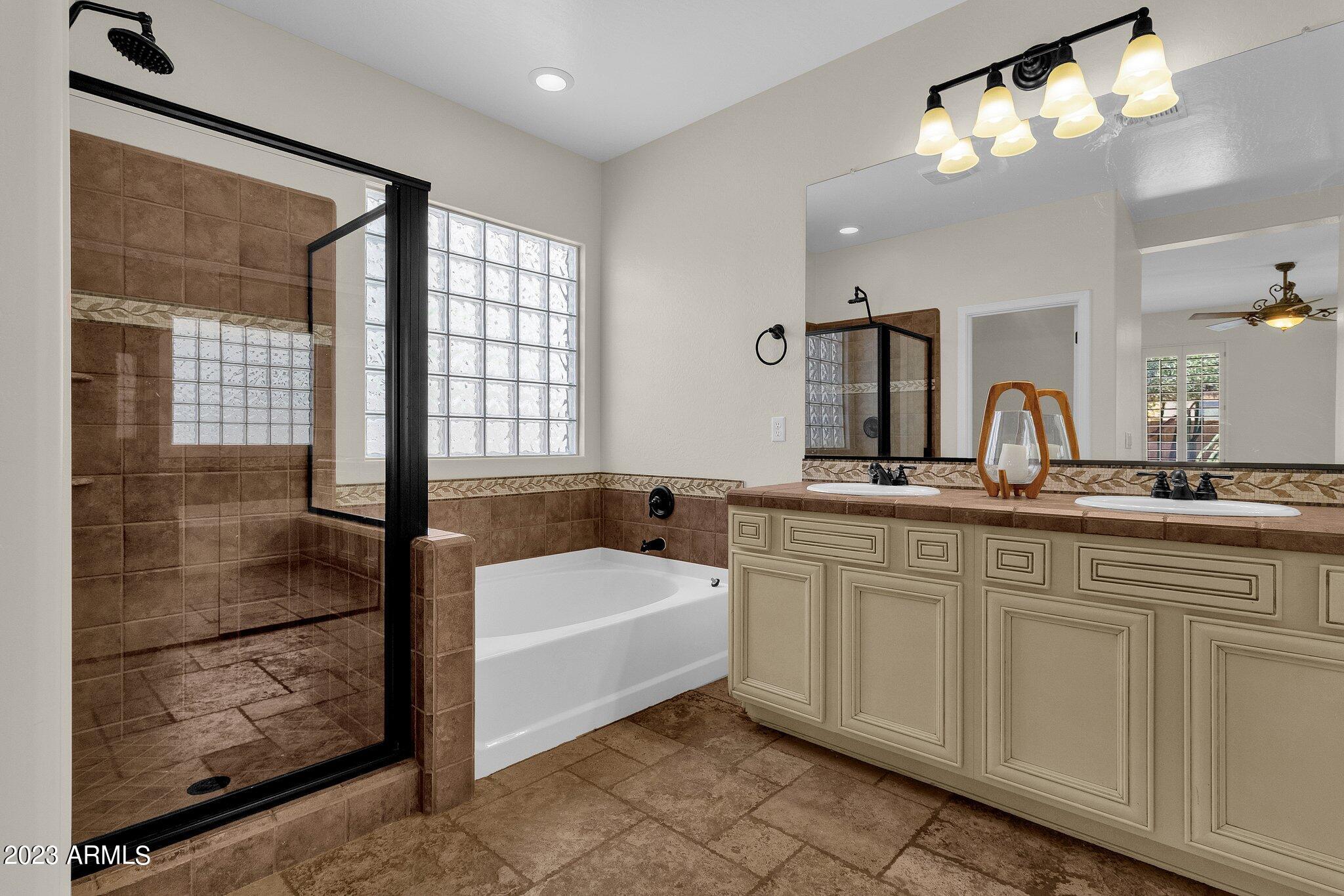 3551 E LYNX Place