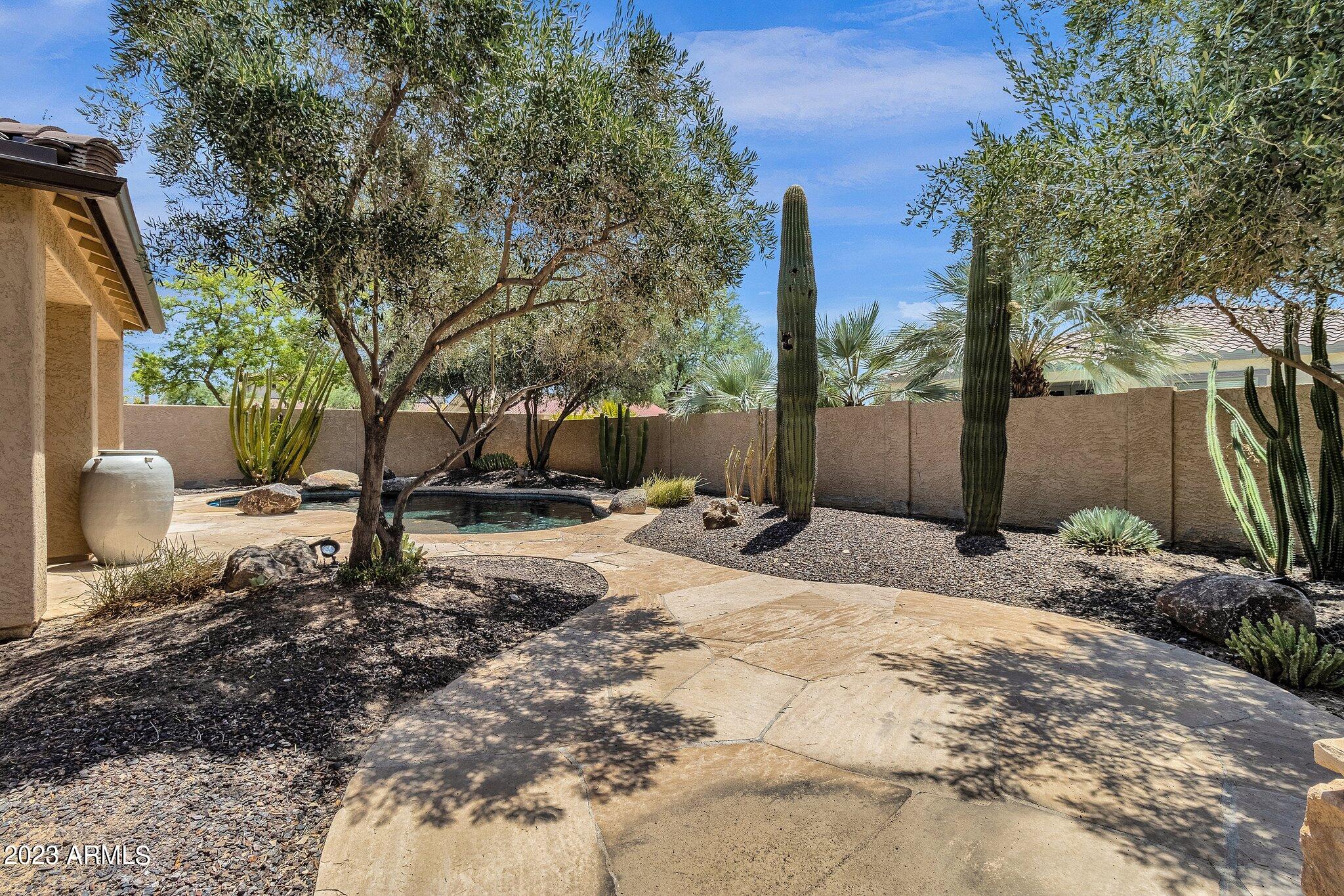 3551 E LYNX Place