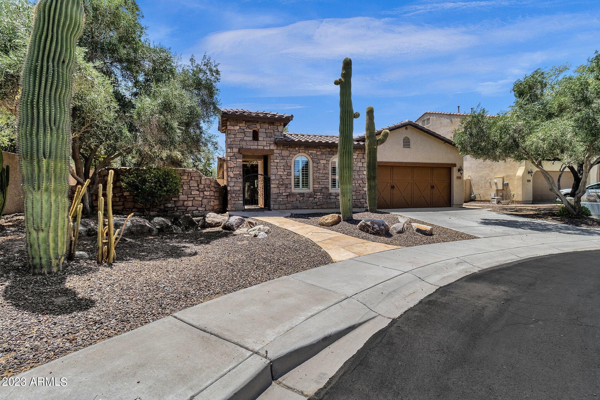 3551 E LYNX Place