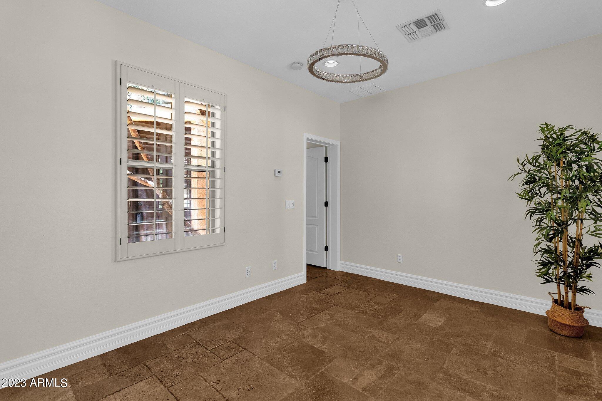 3551 E LYNX Place