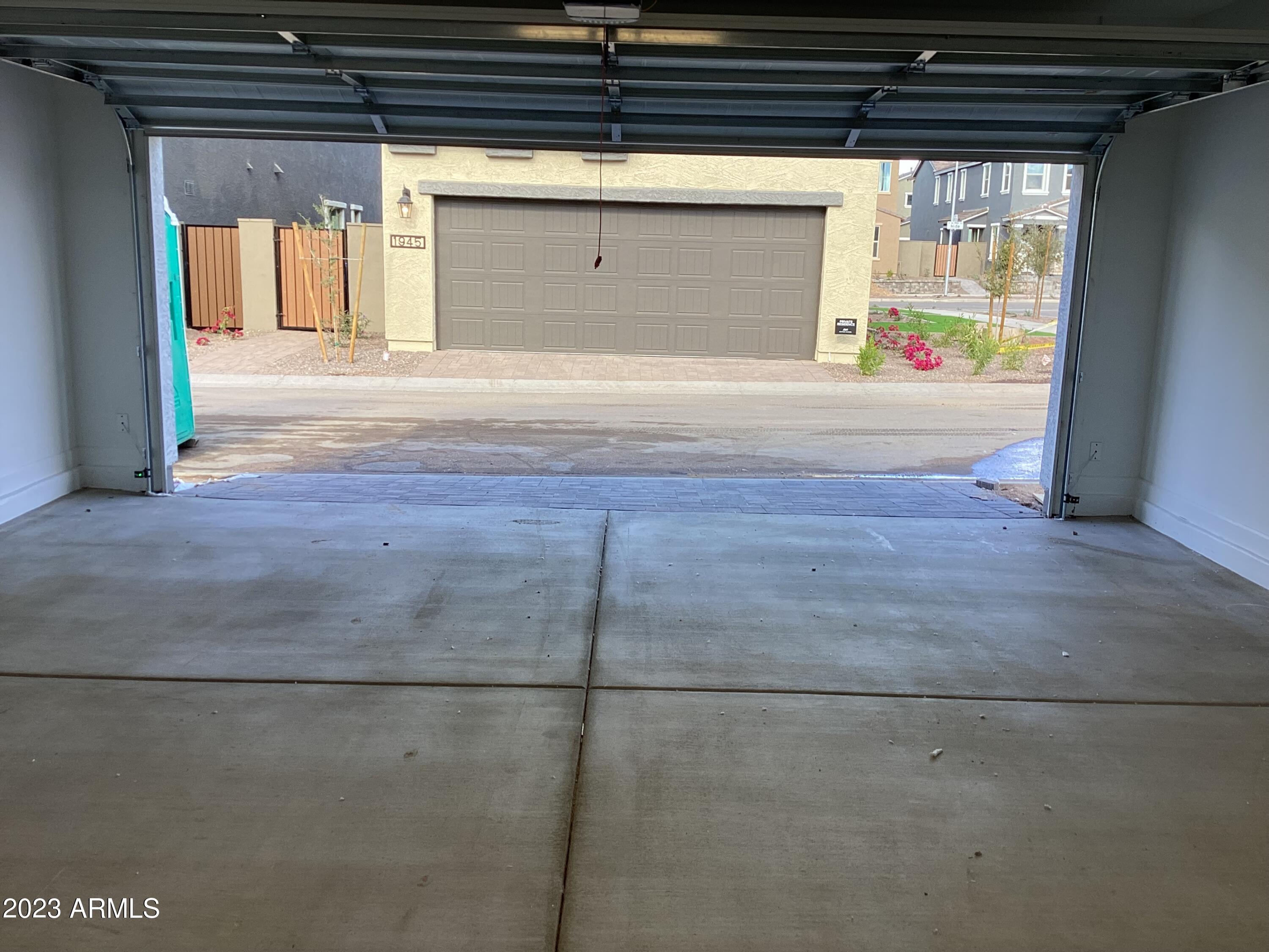 1934 W LARIAT Lane