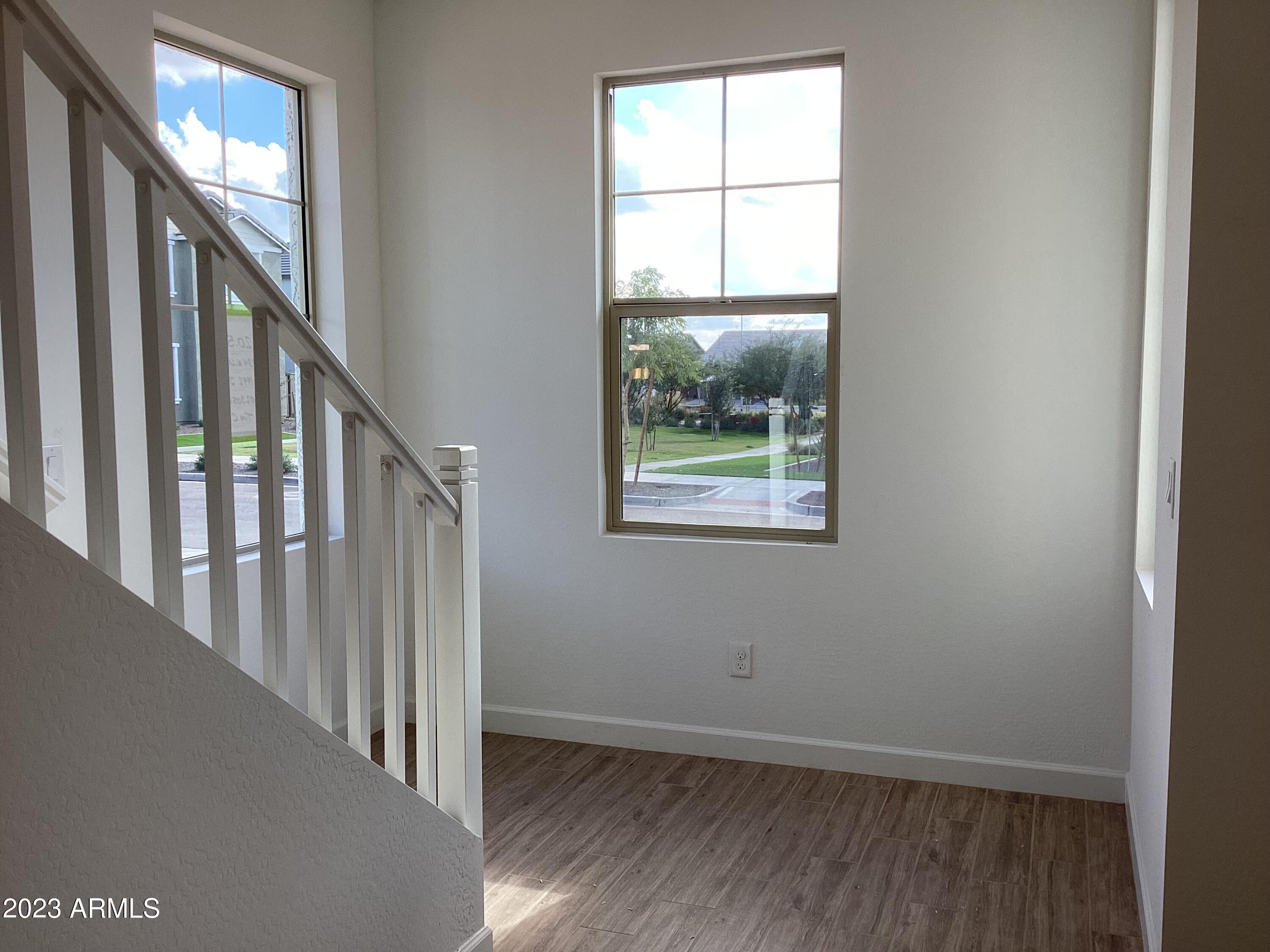 1934 W LARIAT Lane