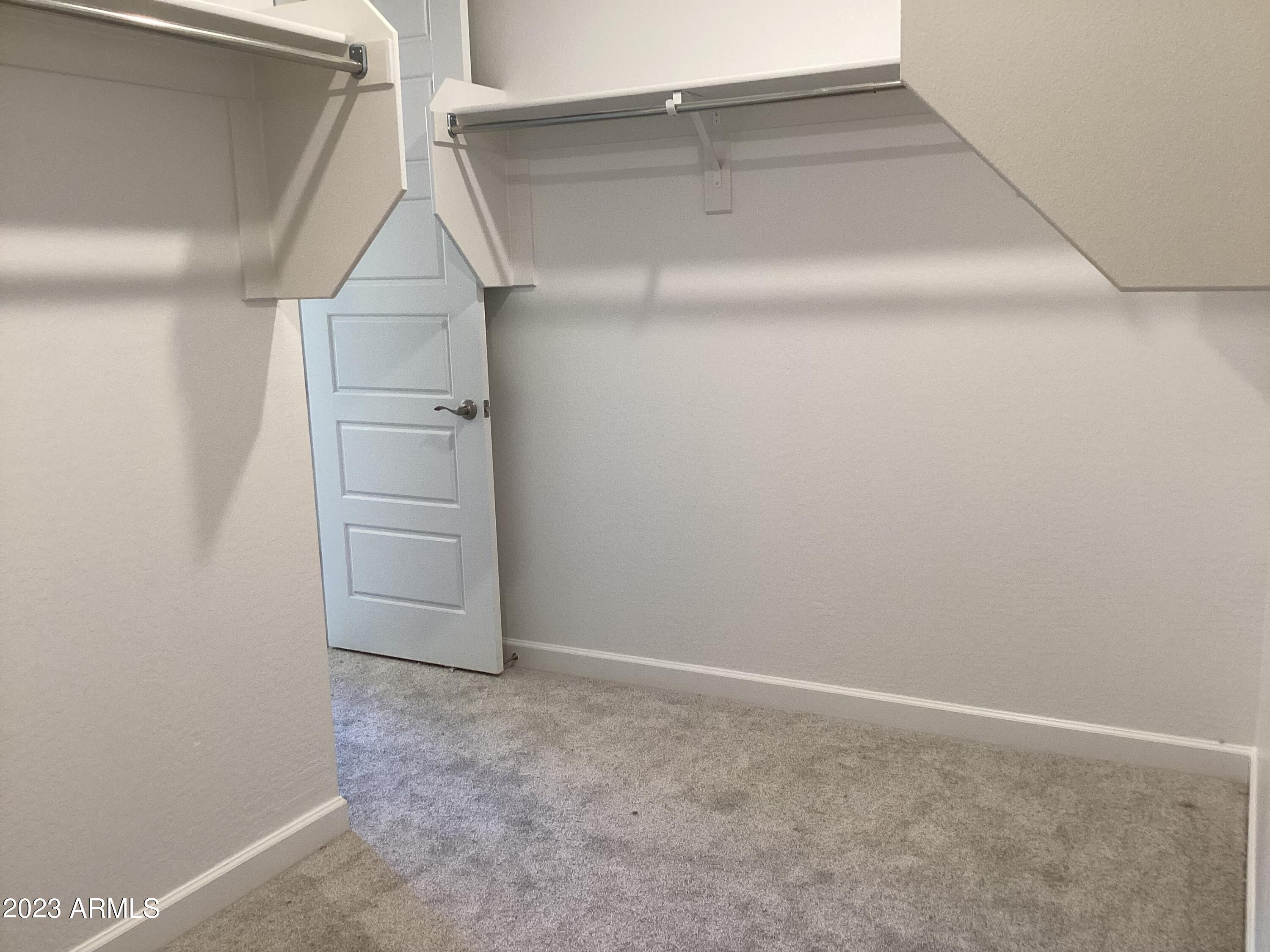 1934 W LARIAT Lane