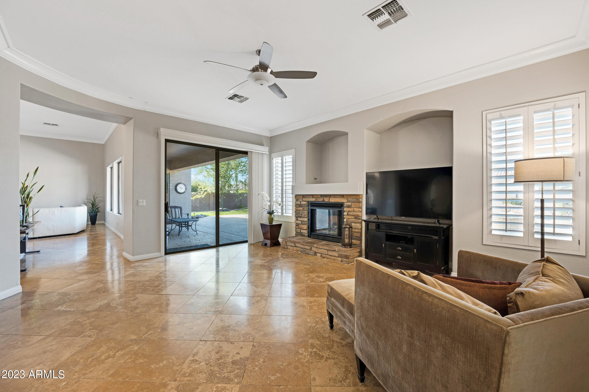 922 W BLUEBIRD Drive