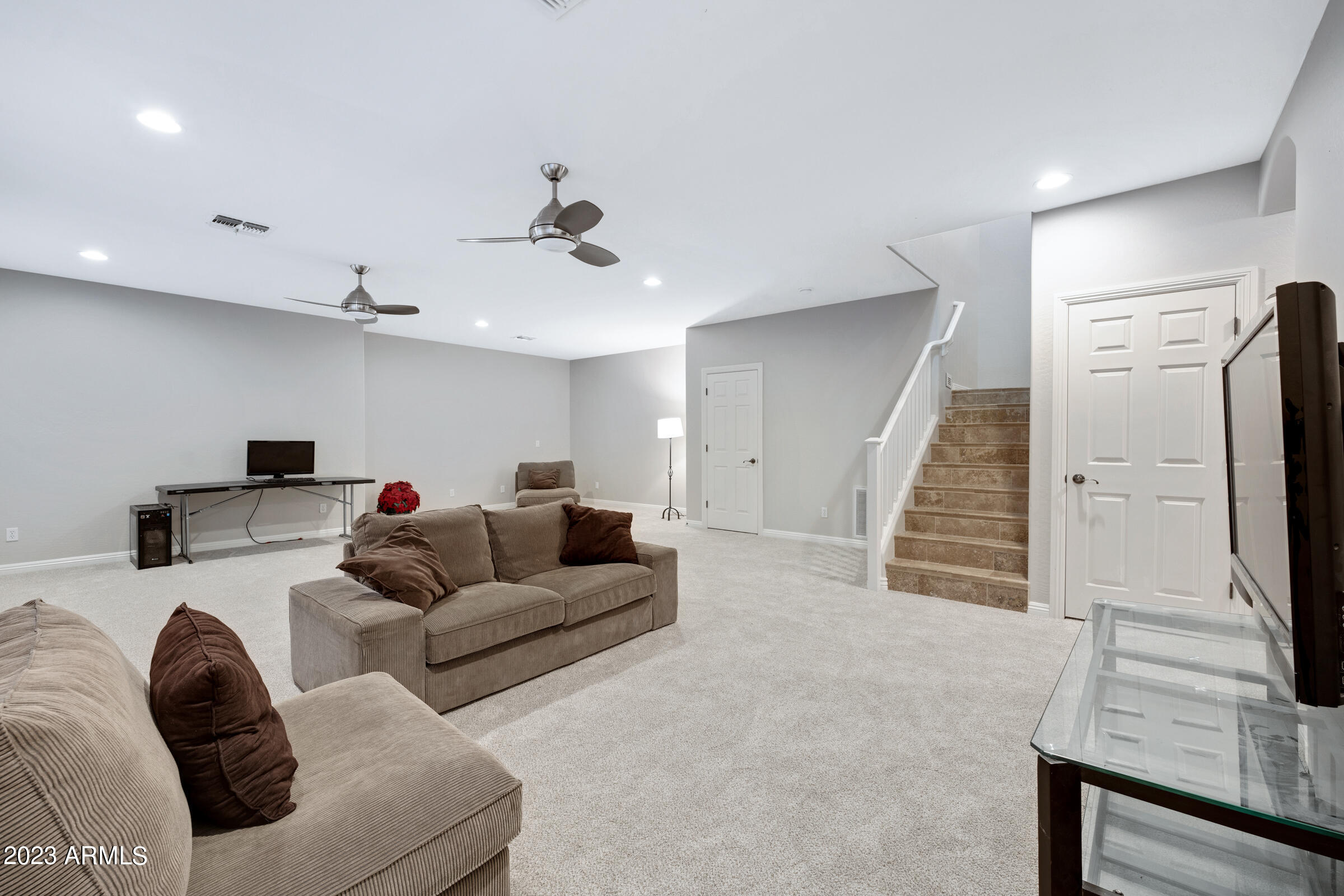 922 W BLUEBIRD Drive
