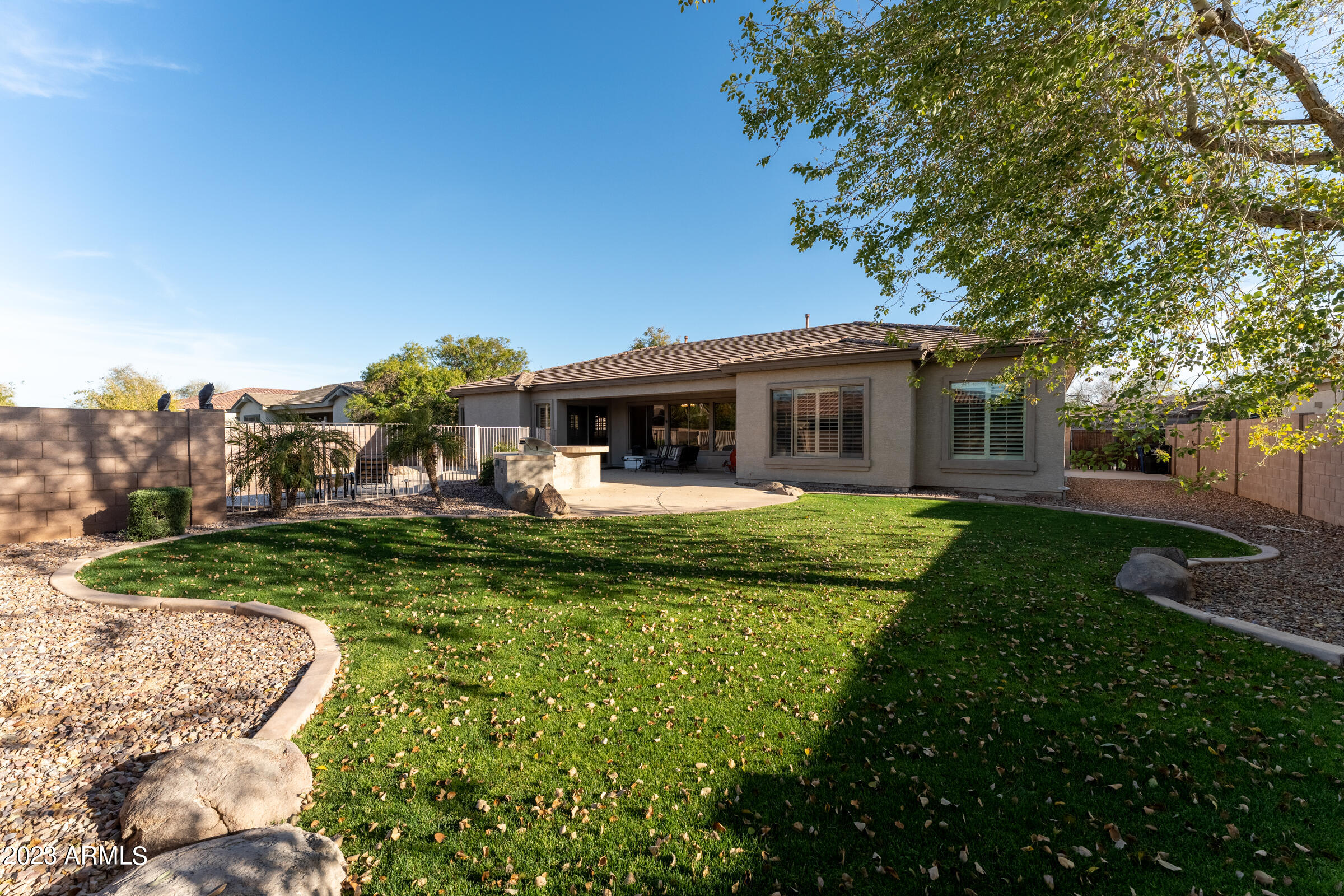 922 W BLUEBIRD Drive
