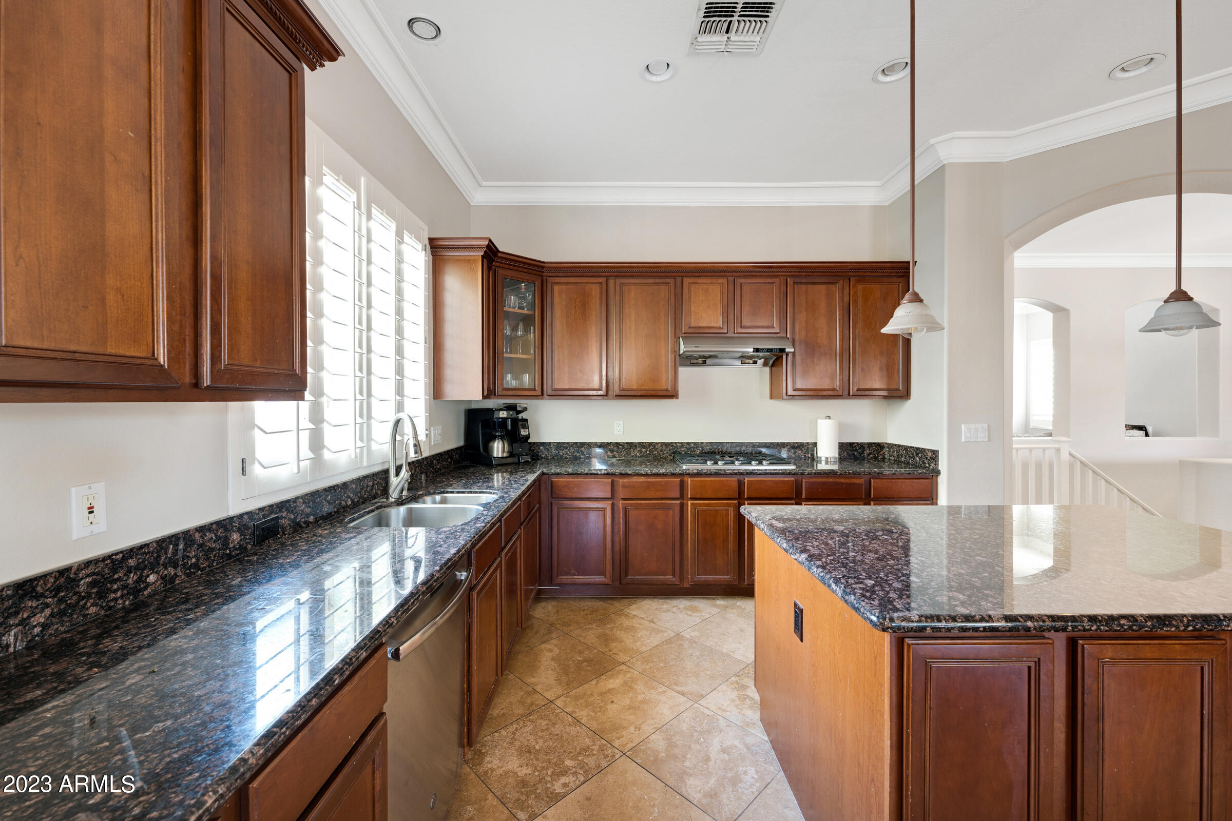 922 W BLUEBIRD Drive