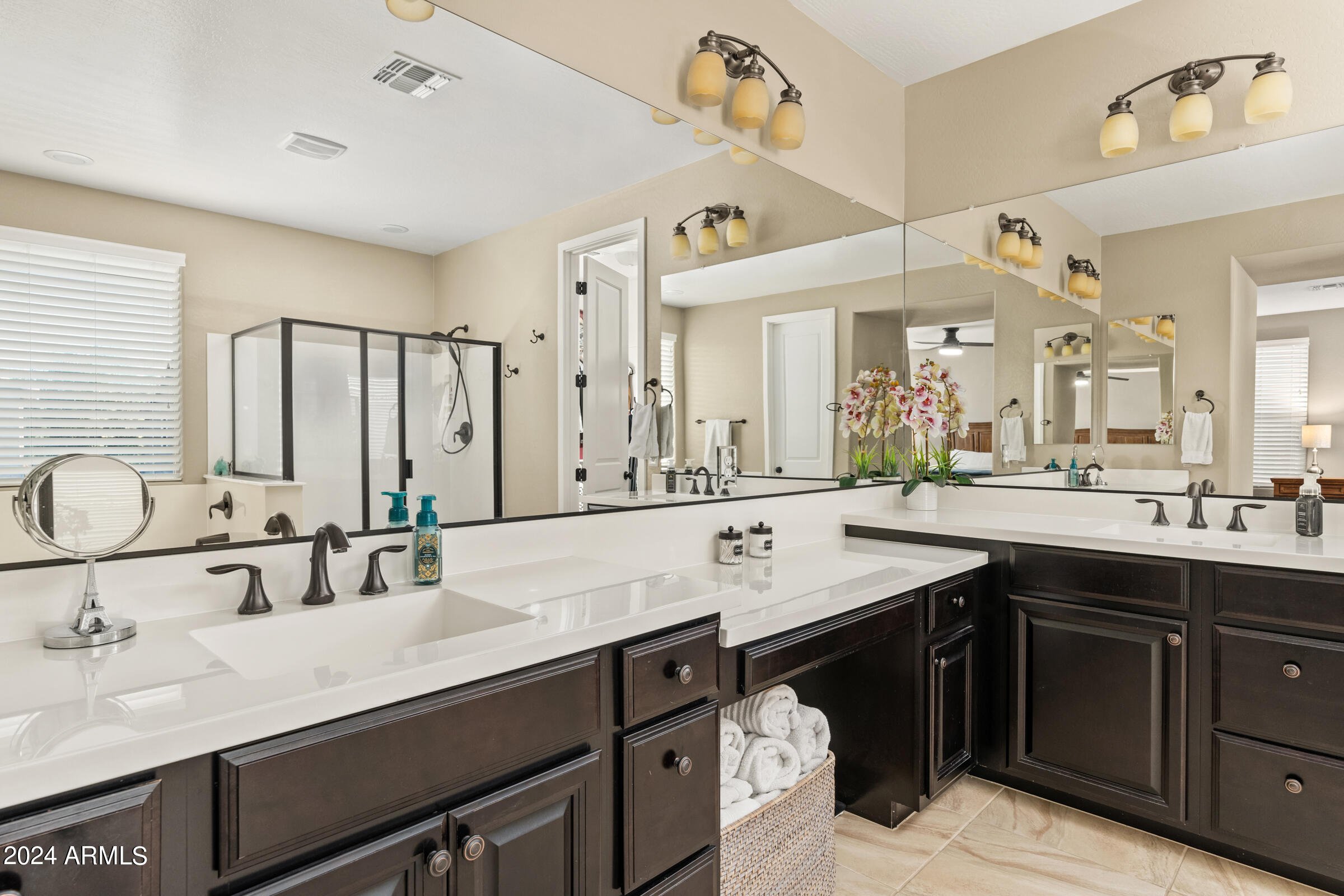 4138 E AMBER Lane