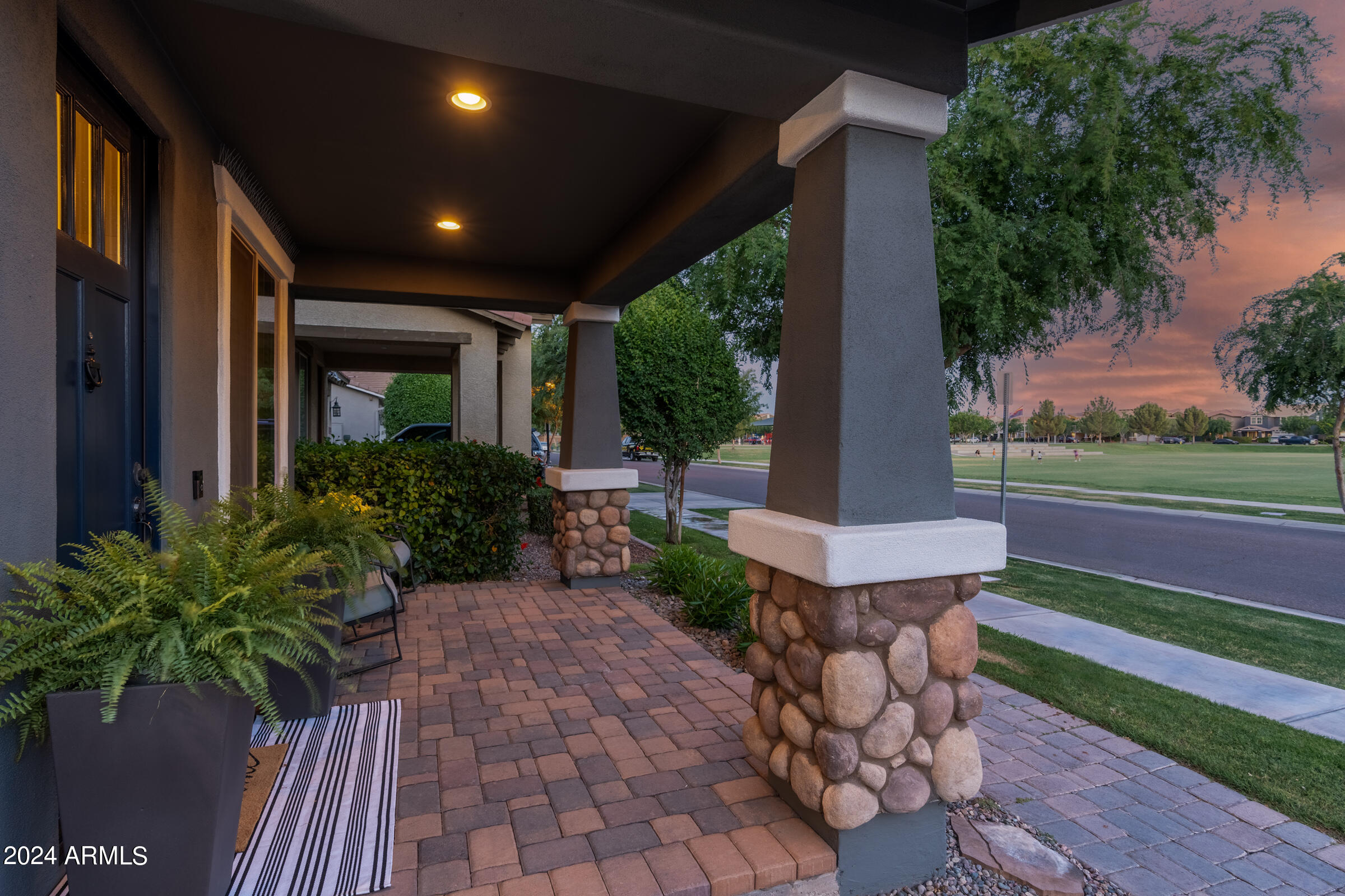 4138 E AMBER Lane