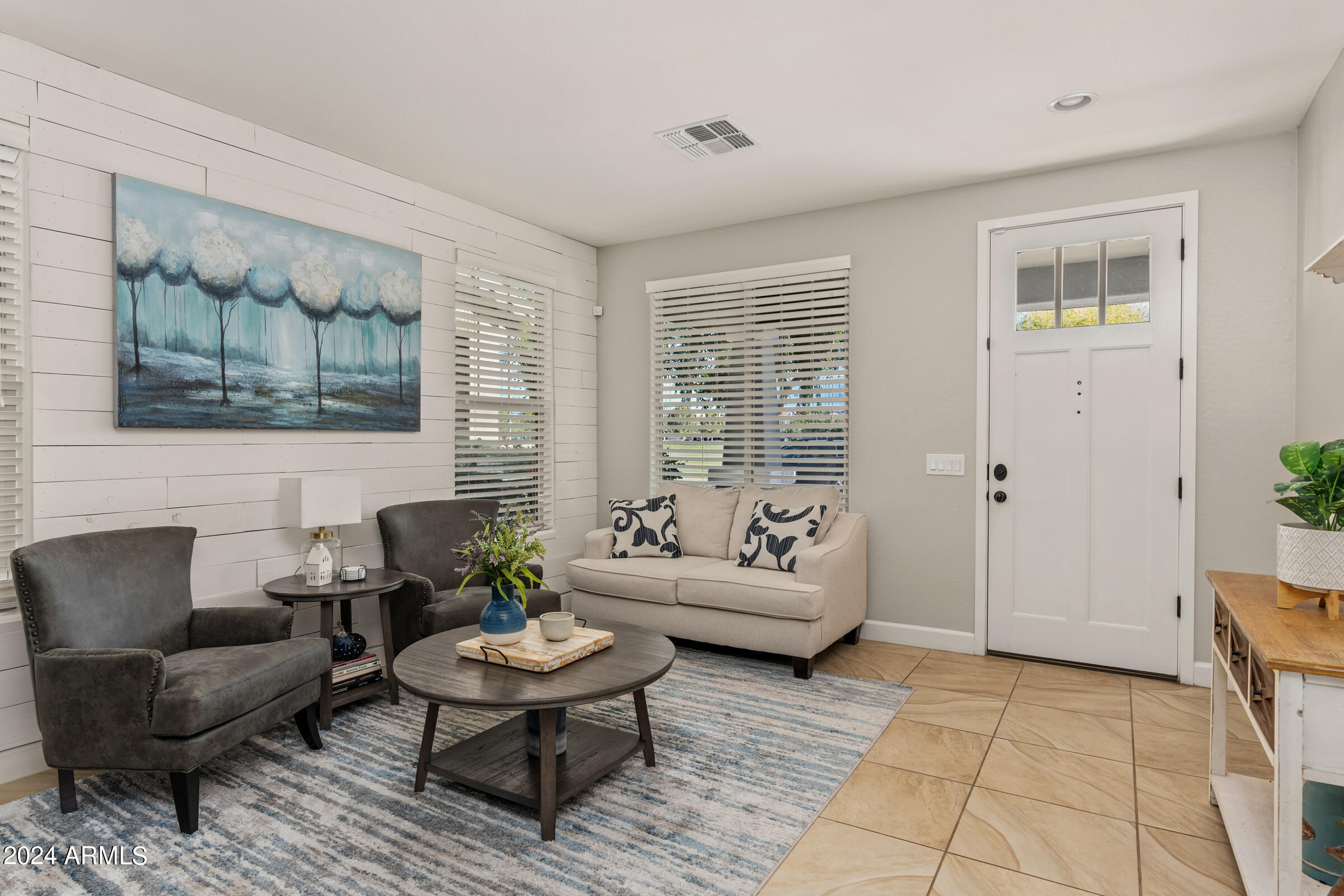 4138 E AMBER Lane